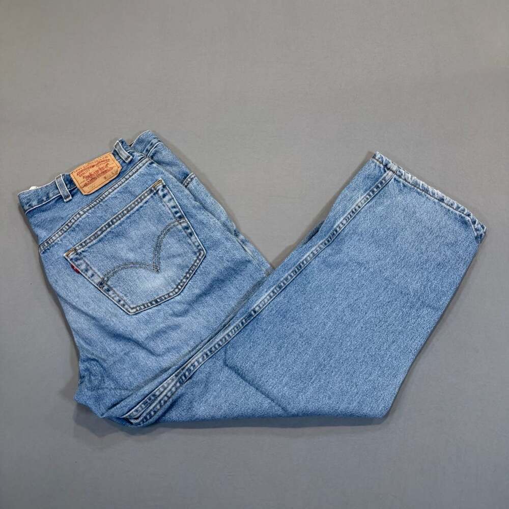 Levi's 550 Relaxed Fit Jeans Size 38x30 Light Wash Blue Denim